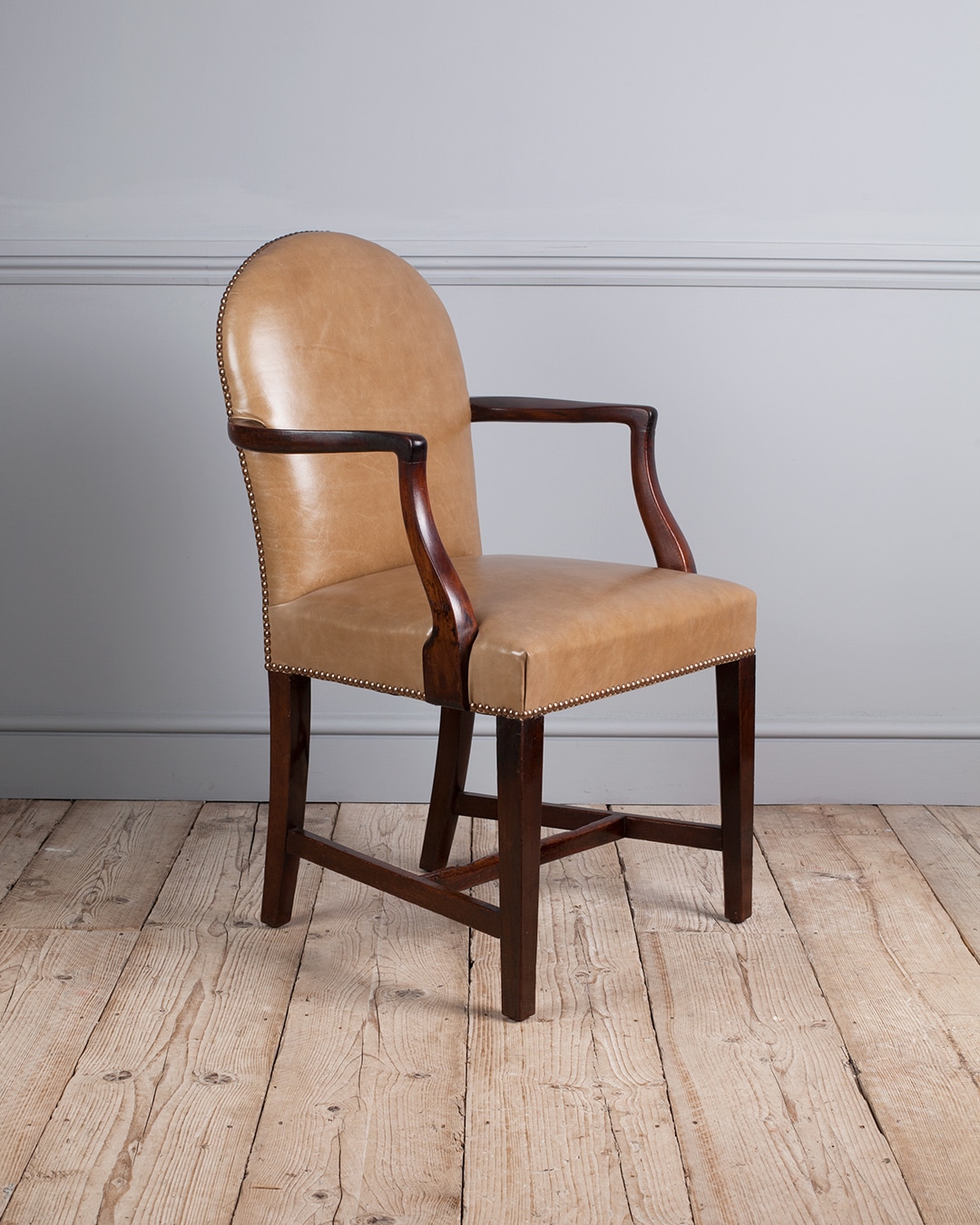 English Antique Furniture, Period Furniture, UK Antiques: Thakeham Furniture, Horsham, West Sussex, UK